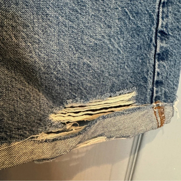 Zara High Rise Distressed Denim  Jean Shorts Size 8 Women's Blue Mom Cut Off EUC - Picture 5 of 16